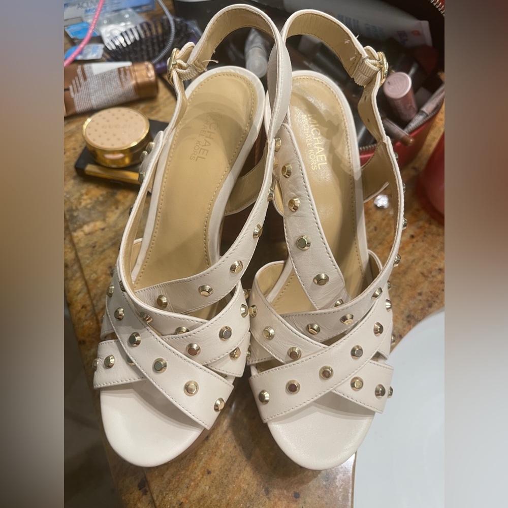 Michael Kors shoes size 6 in pre love conditions